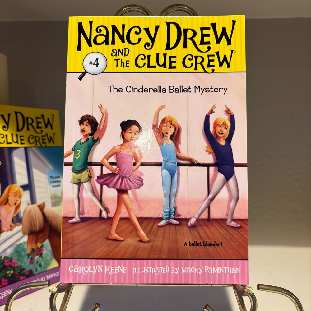 NANCY DREW and the Clue Crew 4 PC Set Kid’s Adventure Books - Picture 4 of 5